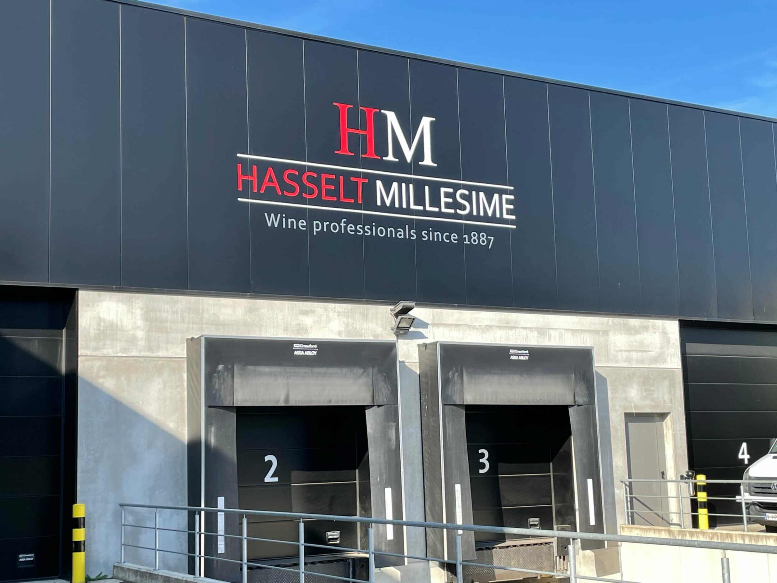 Logo en Letters op gebouw van Hasselt Millesime